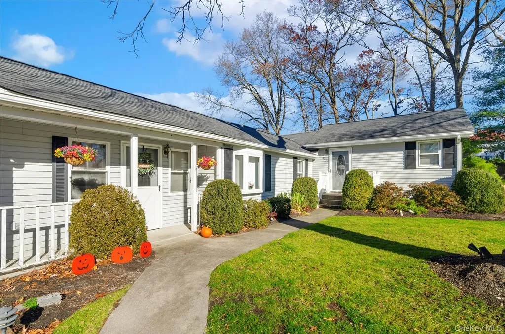 25 45th Street Islip NY 11751