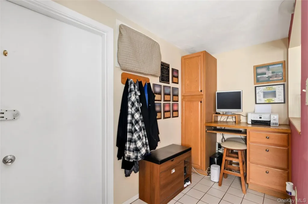 25 45th Street Islip NY 11751