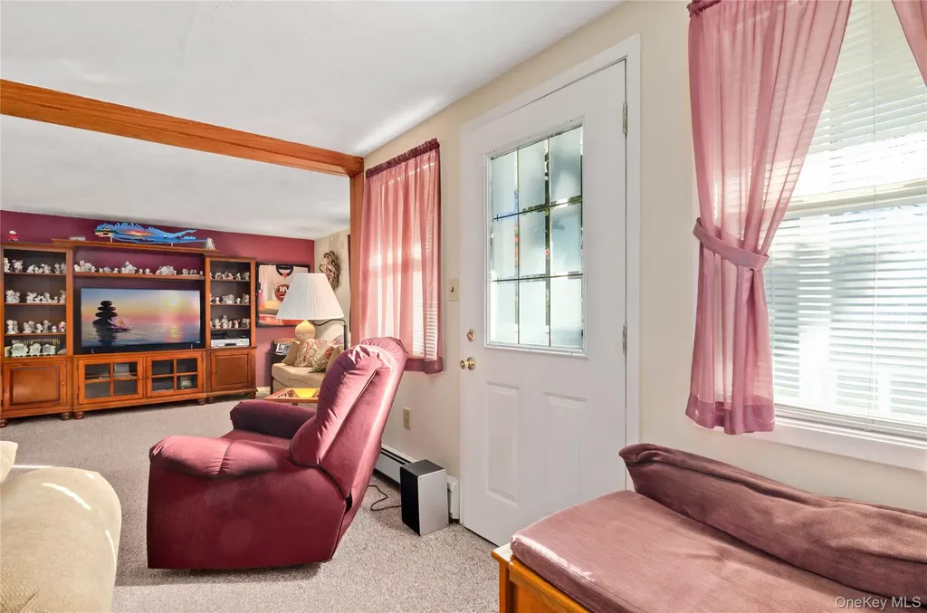25 45th Street Islip NY 11751