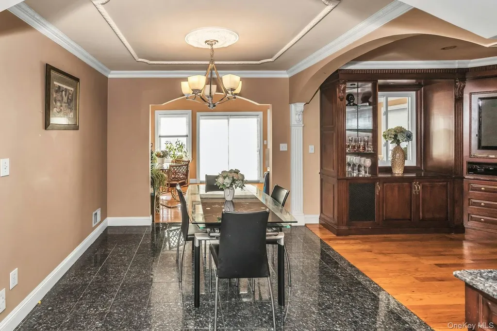 4 Laurette Lane Freeport NY 11520