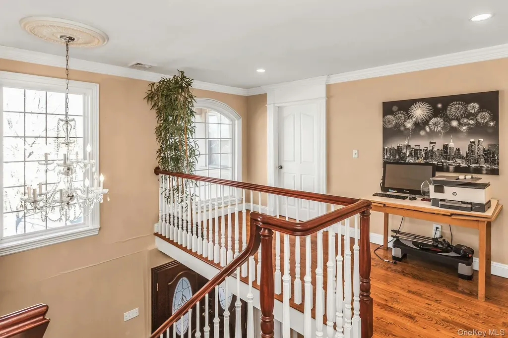 4 Laurette Lane Freeport NY 11520