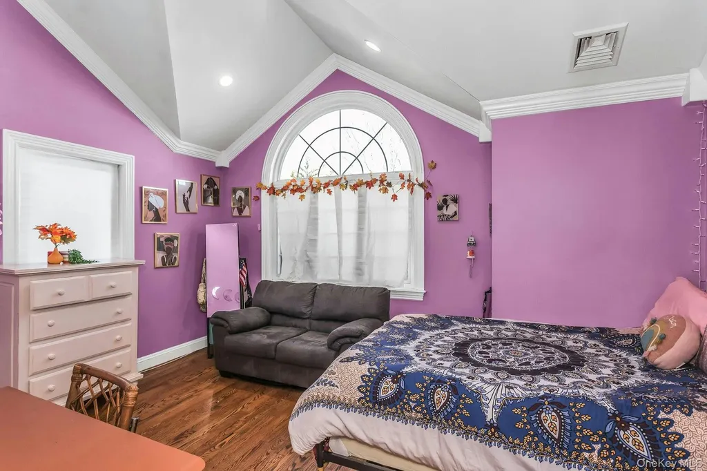 4 Laurette Lane Freeport NY 11520