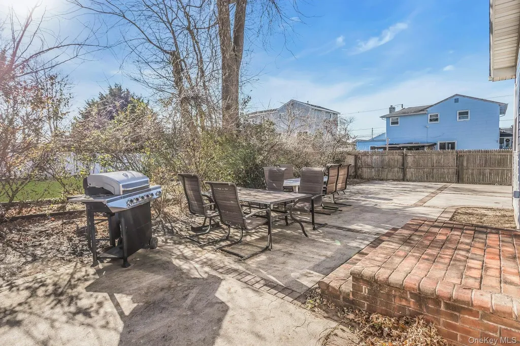 4 Laurette Lane Freeport NY 11520