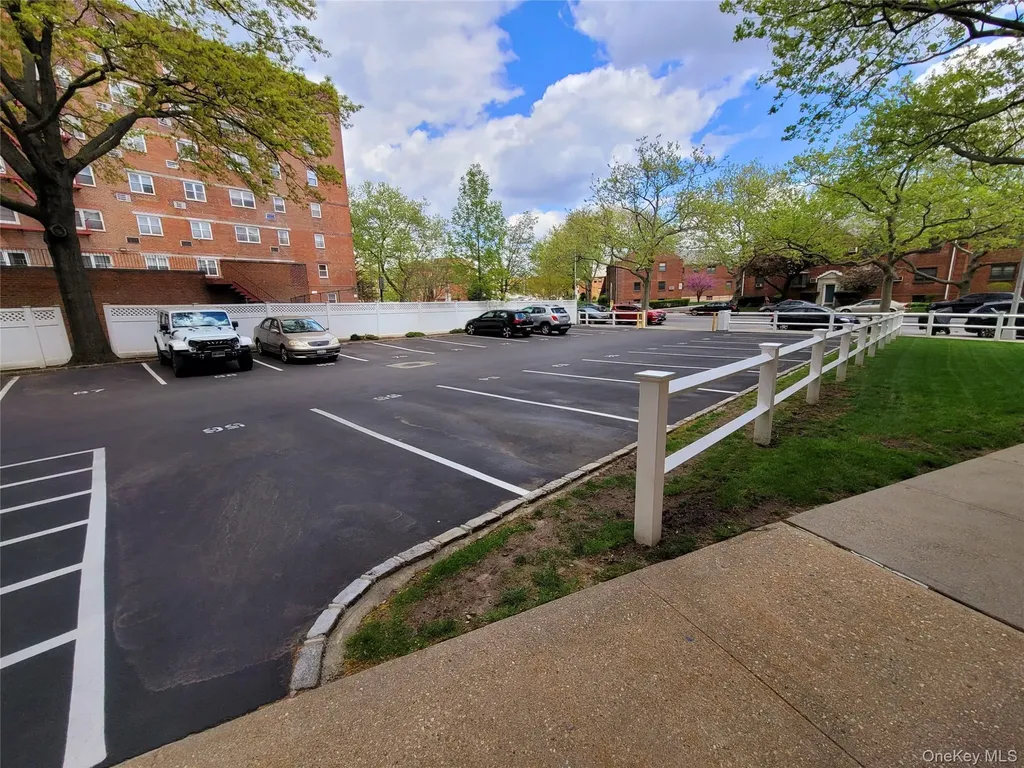 89-40 151 Howard Beach NY 11414