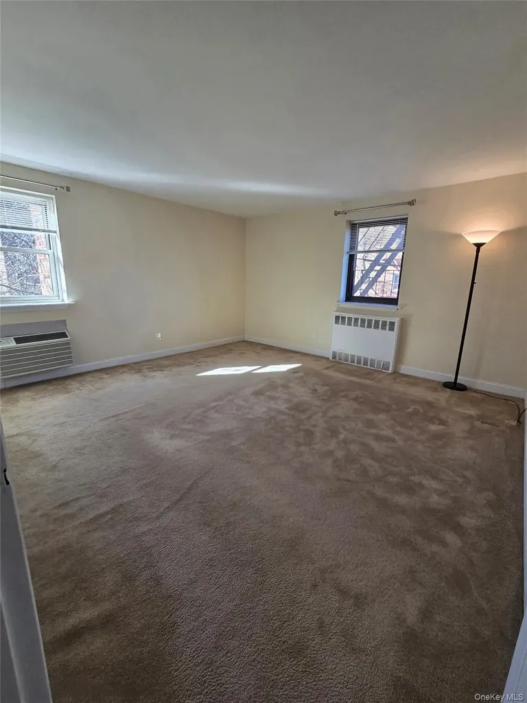 89-40 151 Howard Beach NY 11414