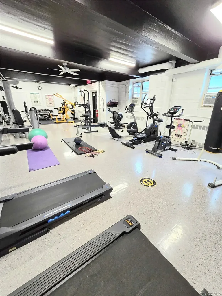 89-40 151 Howard Beach NY 11414