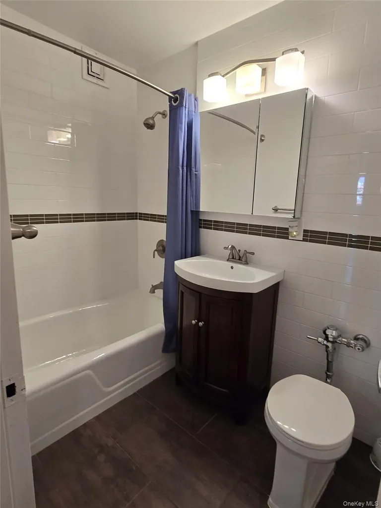 89-40 151 Howard Beach NY 11414