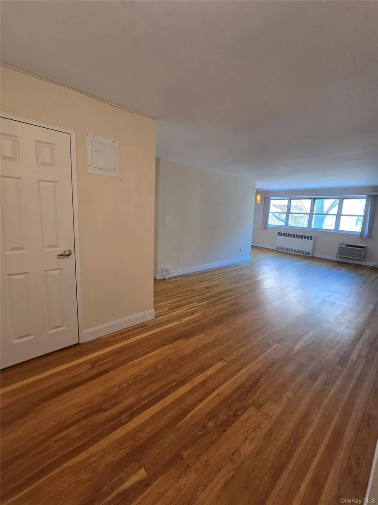 89-40 151 Howard Beach NY 11414
