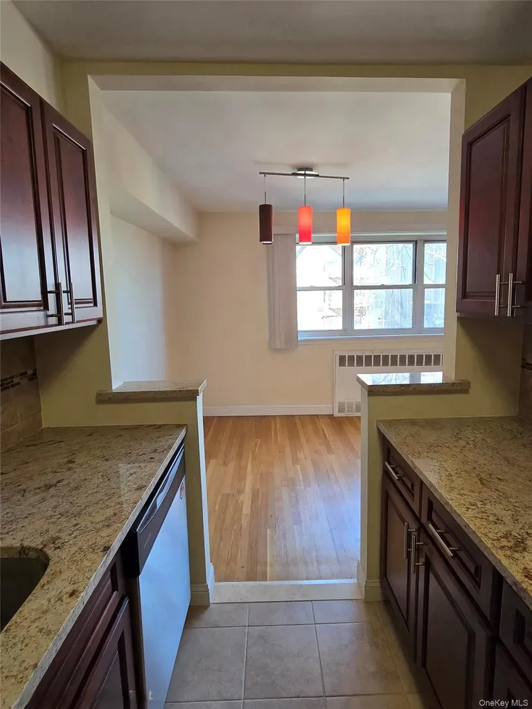 89-40 151 Howard Beach NY 11414