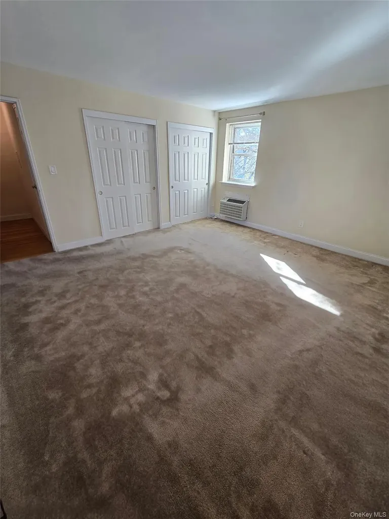 89-40 151 Howard Beach NY 11414