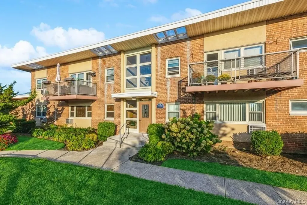 4 Rose Street Oceanside NY 11572