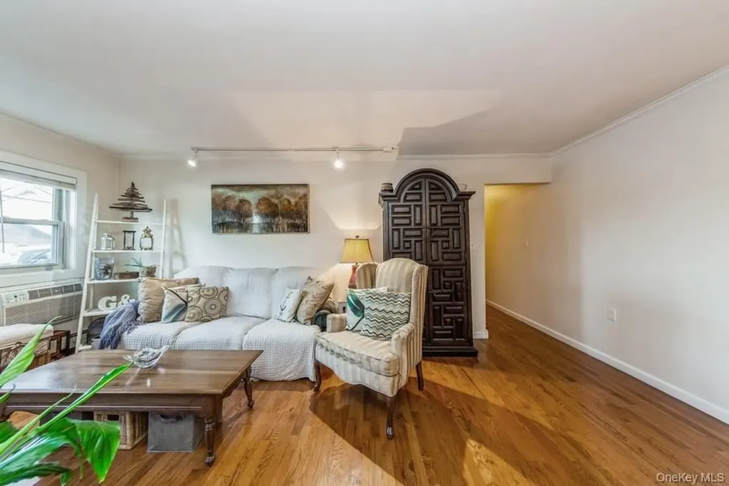 4 Rose Street Oceanside NY 11572