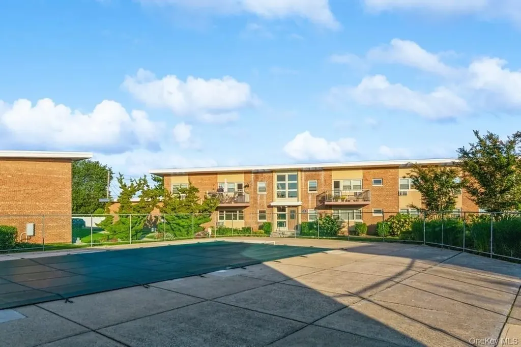 4 Rose Street Oceanside NY 11572