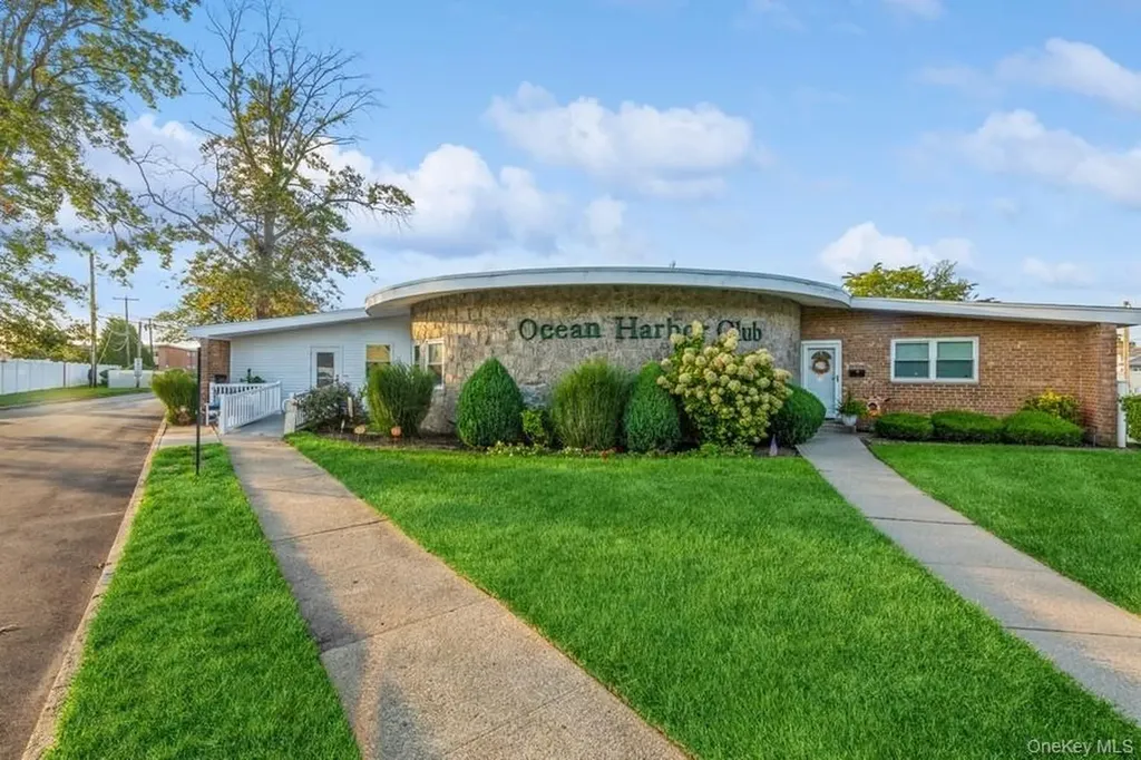 4 Rose Street Oceanside NY 11572