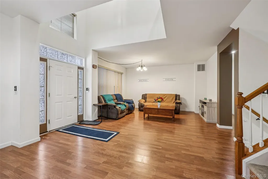 22 Rosecrest Court Middletown NY 10940