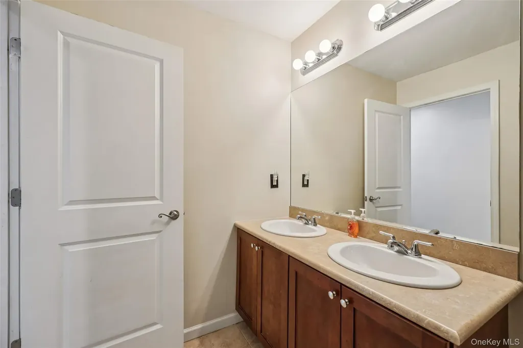 22 Rosecrest Court Middletown NY 10940