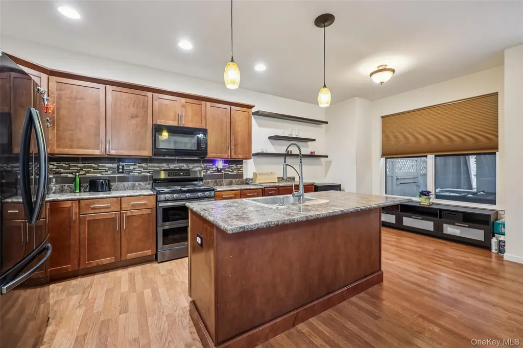 22 Rosecrest Court Middletown NY 10940