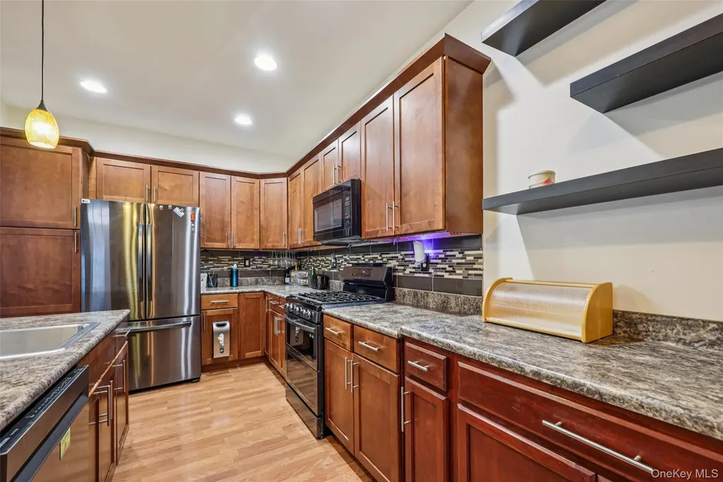 22 Rosecrest Court Middletown NY 10940