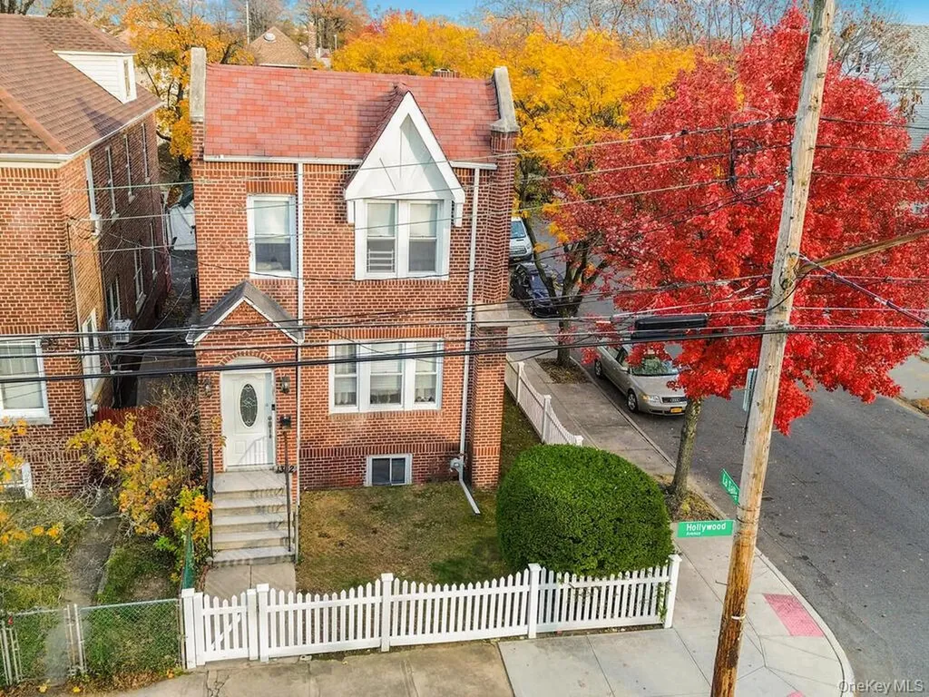 1352 Hollywood Avenue Bronx NY 10461