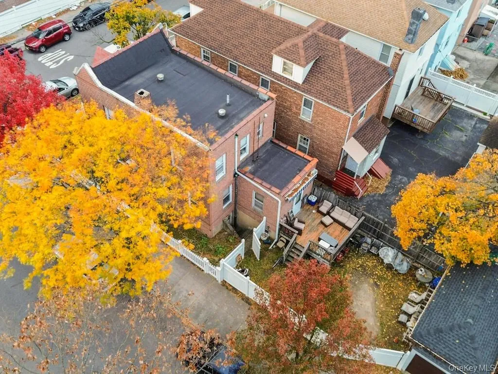 1352 Hollywood Avenue Bronx NY 10461