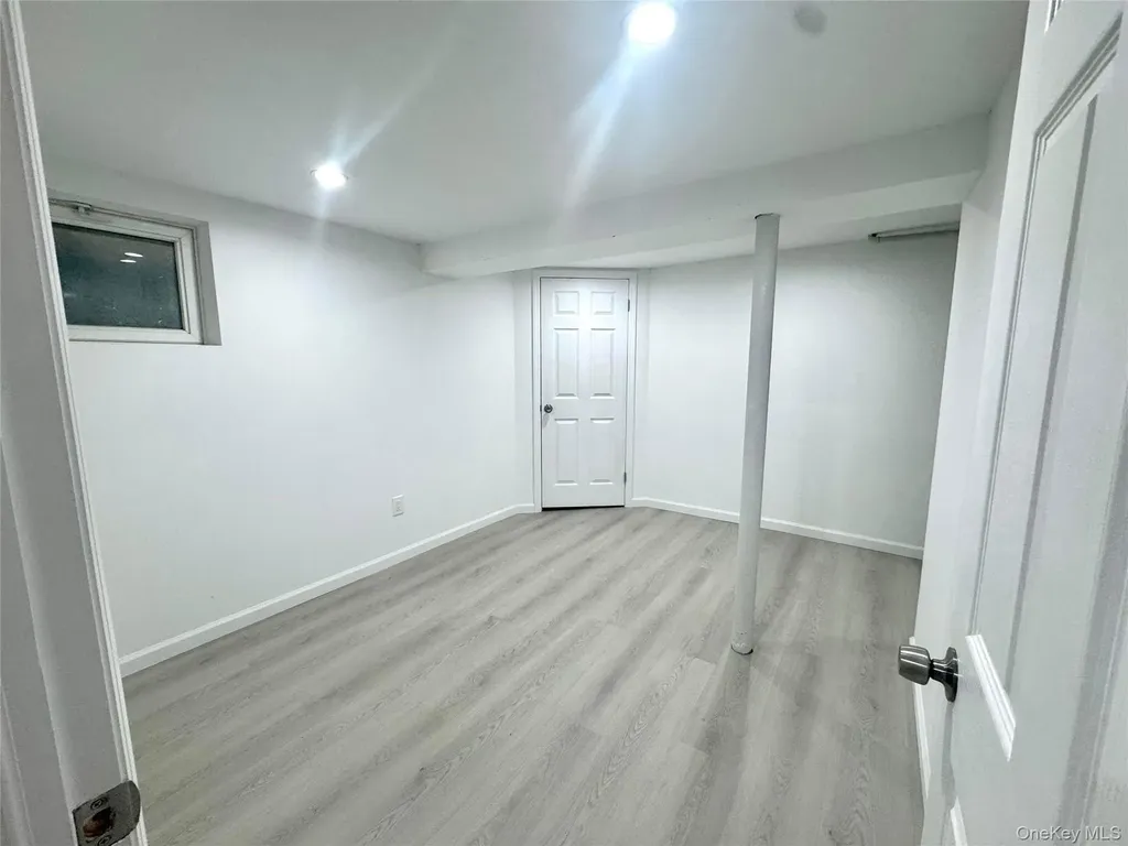 84 Surrey Lane Hempstead NY 11550