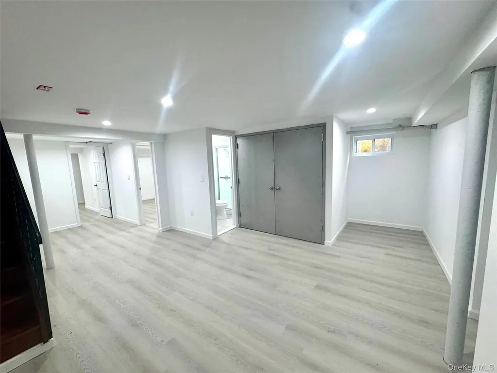 84 Surrey Lane Hempstead NY 11550