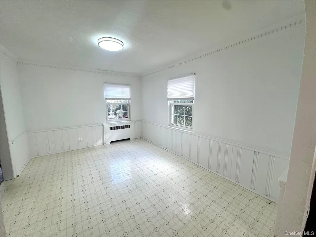 84 Surrey Lane Hempstead NY 11550