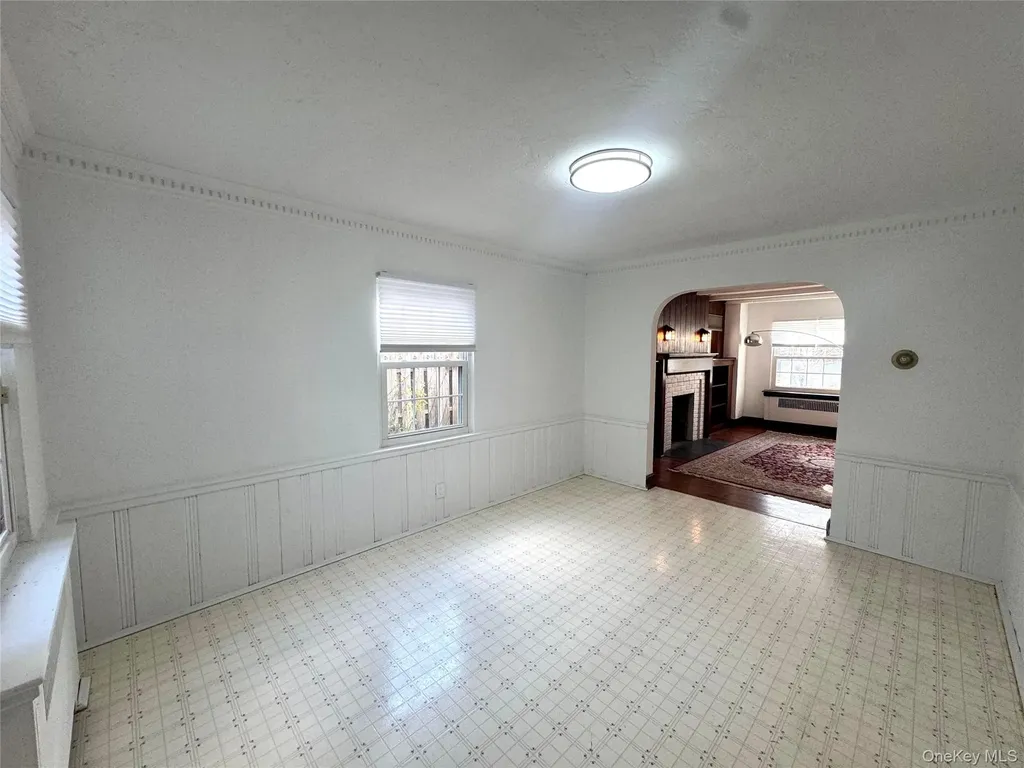 84 Surrey Lane Hempstead NY 11550