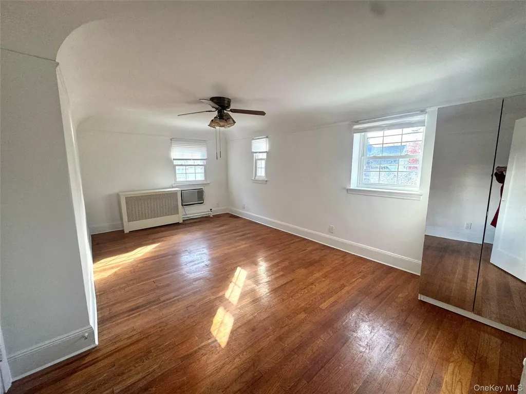 84 Surrey Lane Hempstead NY 11550