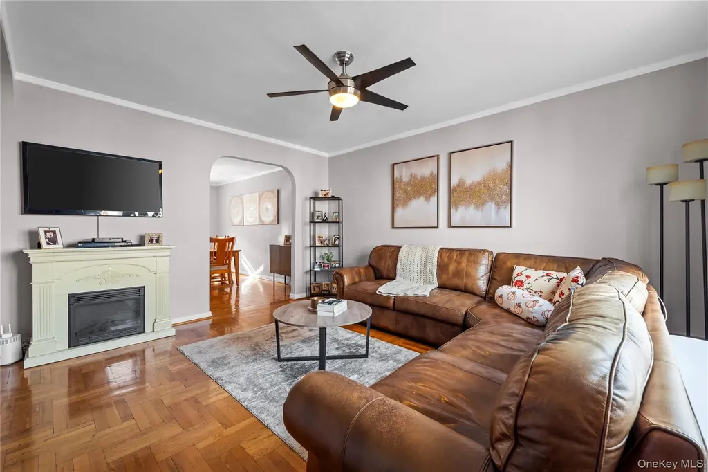 7338 52nd Road Maspeth NY 11378