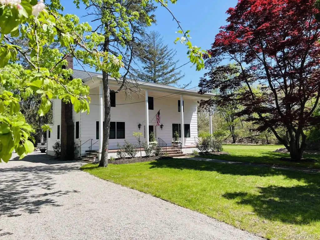 35 Mott Lane Brookhaven NY 11719
