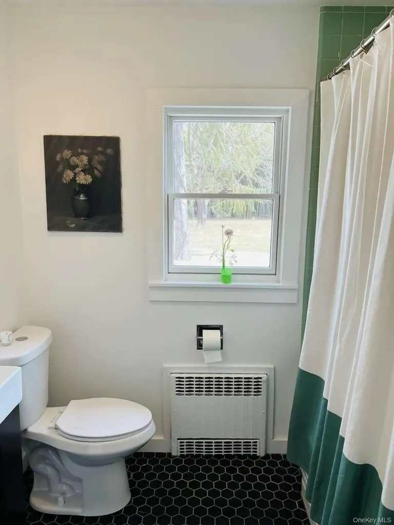 35 Mott Lane Brookhaven NY 11719