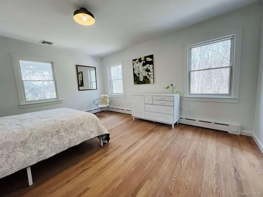 35 Mott Lane Brookhaven NY 11719