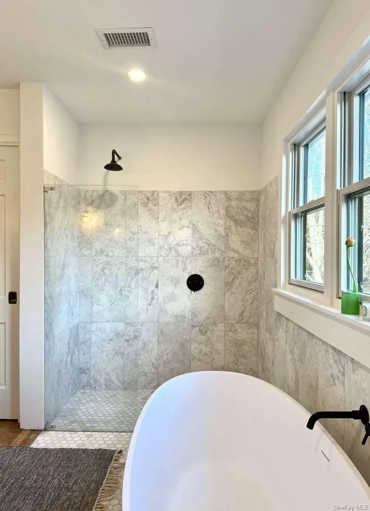 35 Mott Lane Brookhaven NY 11719