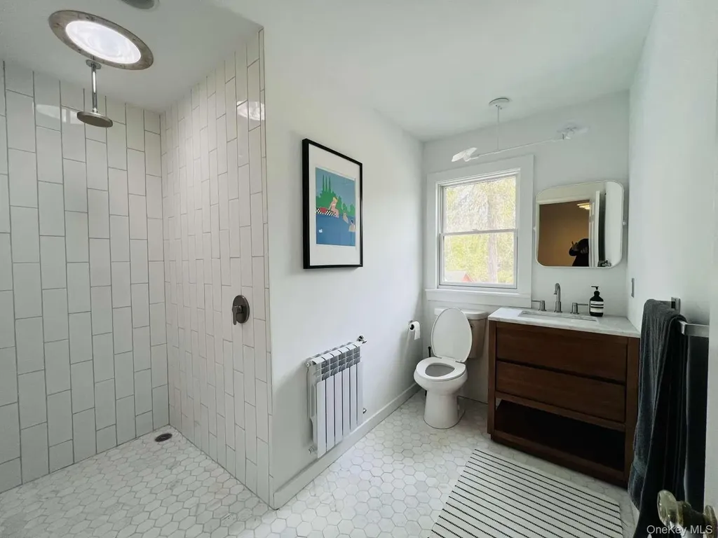 35 Mott Lane Brookhaven NY 11719