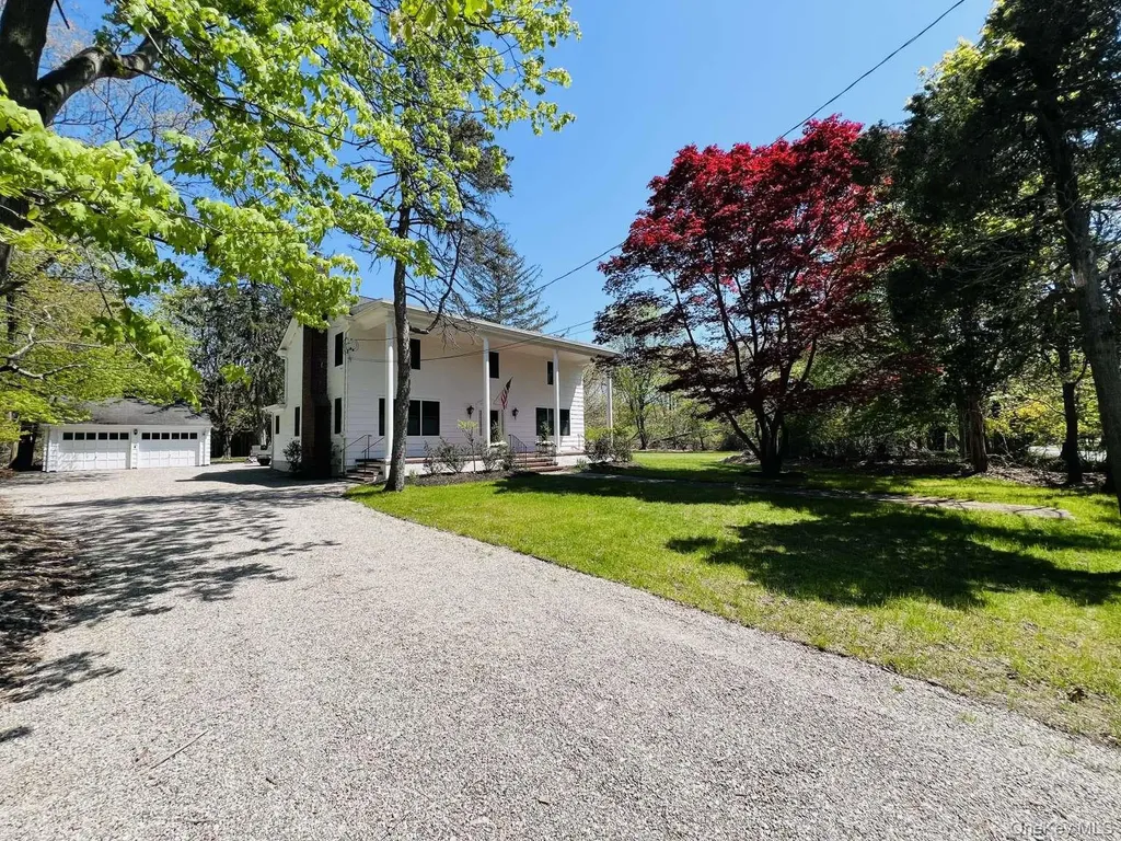35 Mott Lane Brookhaven NY 11719