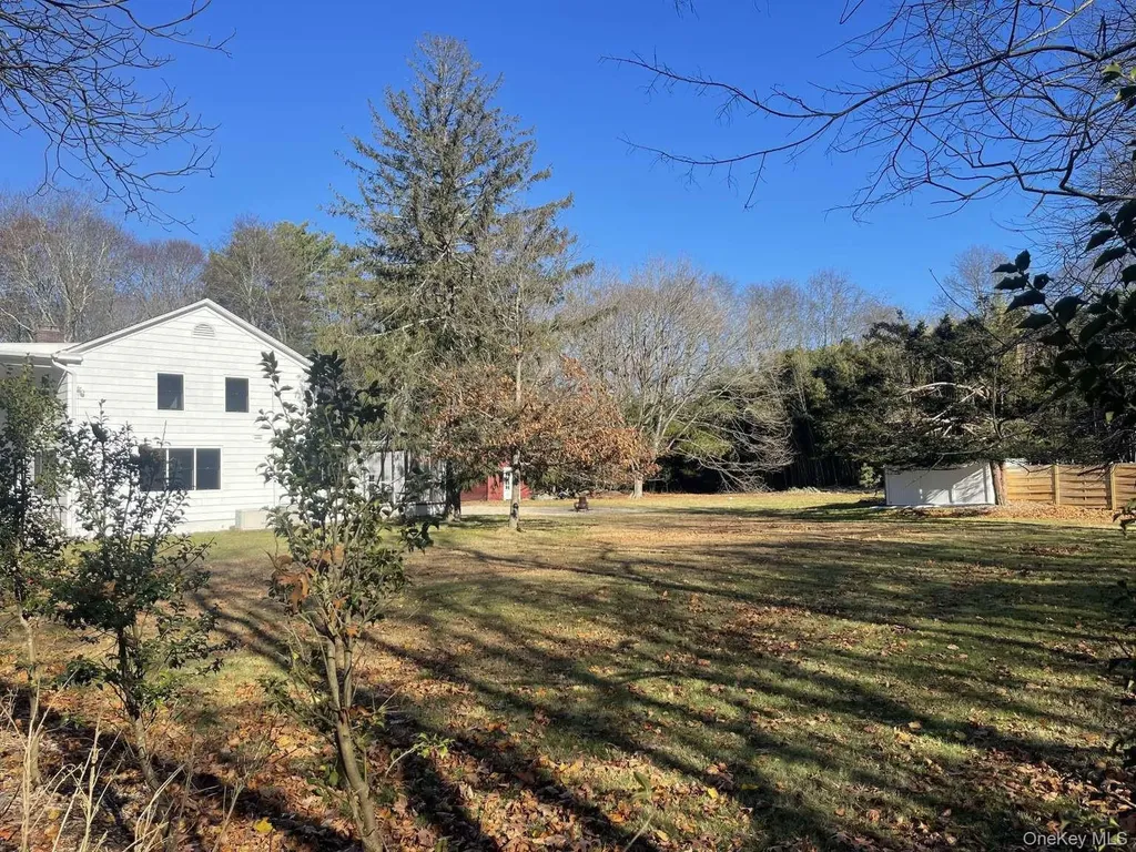 35 Mott Lane Brookhaven NY 11719