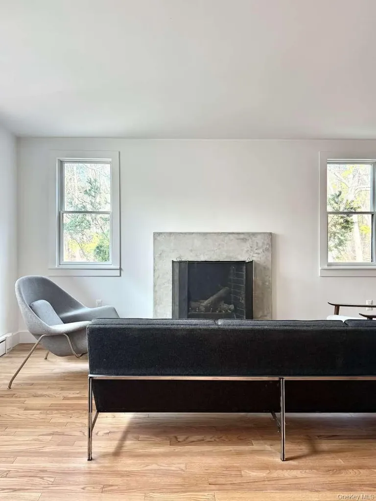 35 Mott Lane Brookhaven NY 11719