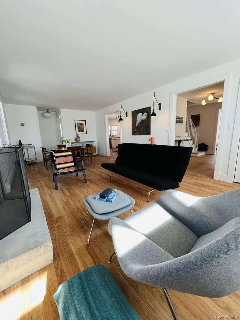 35 Mott Lane Brookhaven NY 11719