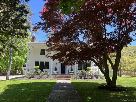 35 Mott Lane Brookhaven NY 11719