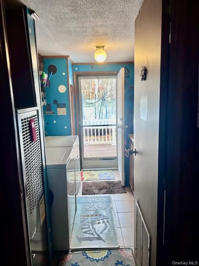 27 Delaware Drive Sparrowbush NY 12780