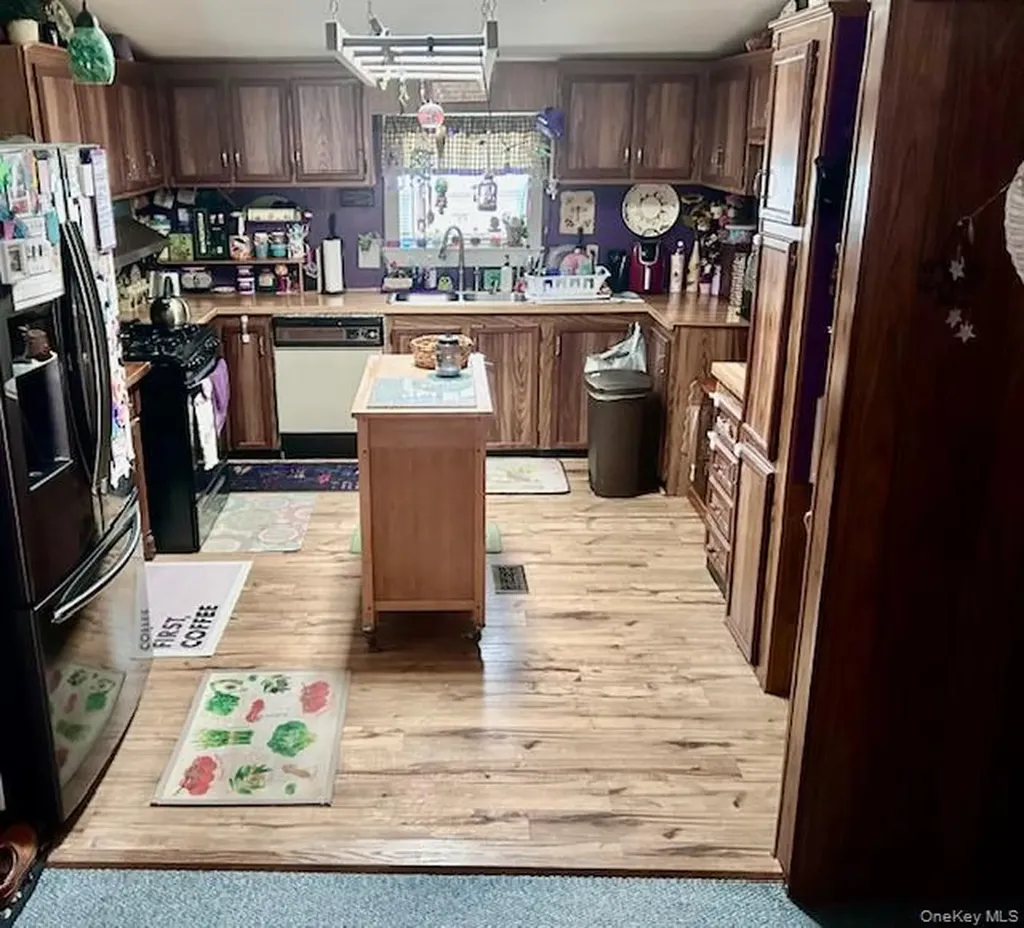 27 Delaware Drive Sparrowbush NY 12780