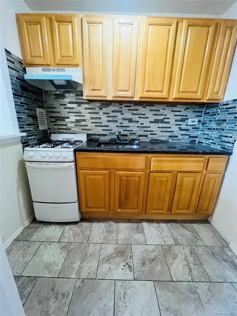 2181 Starling Avenue Bronx NY 10462