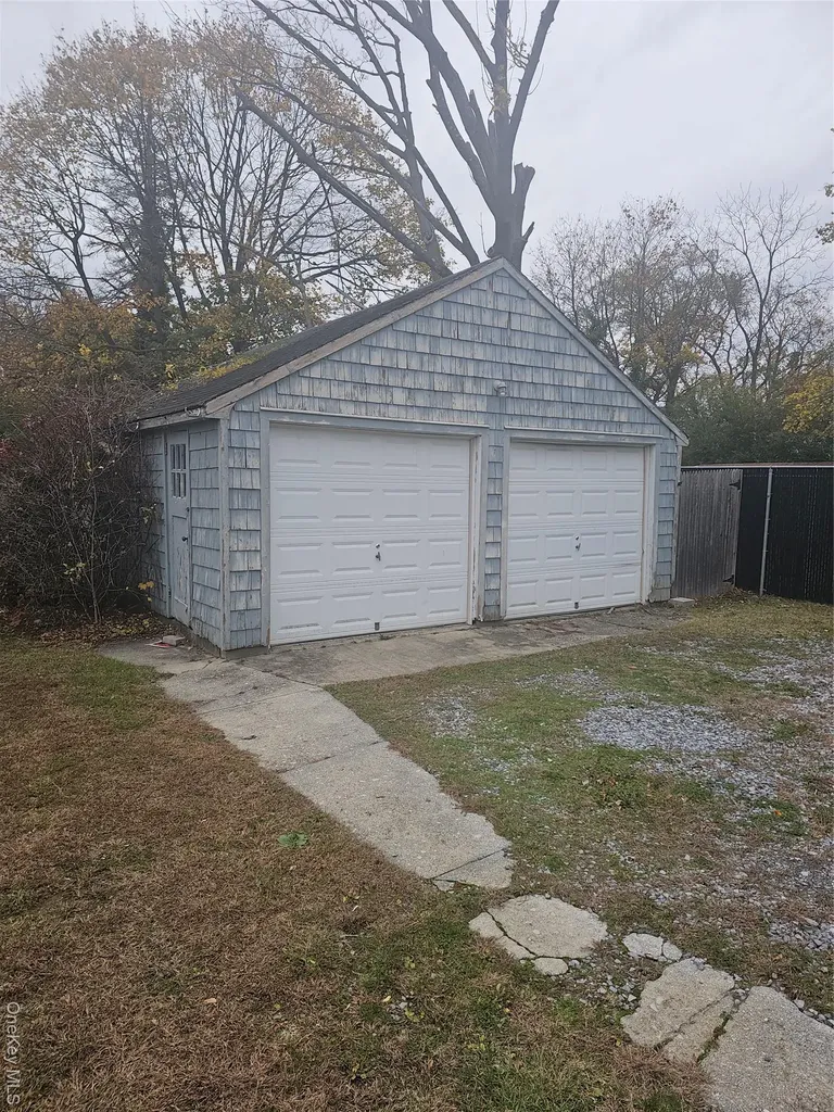 45 Arnold Avenue West Babylon NY 11704