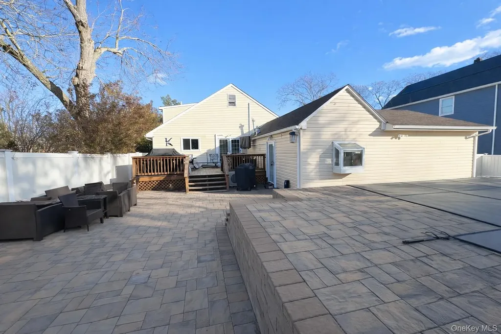 40 Alton Road Babylon NY 11702