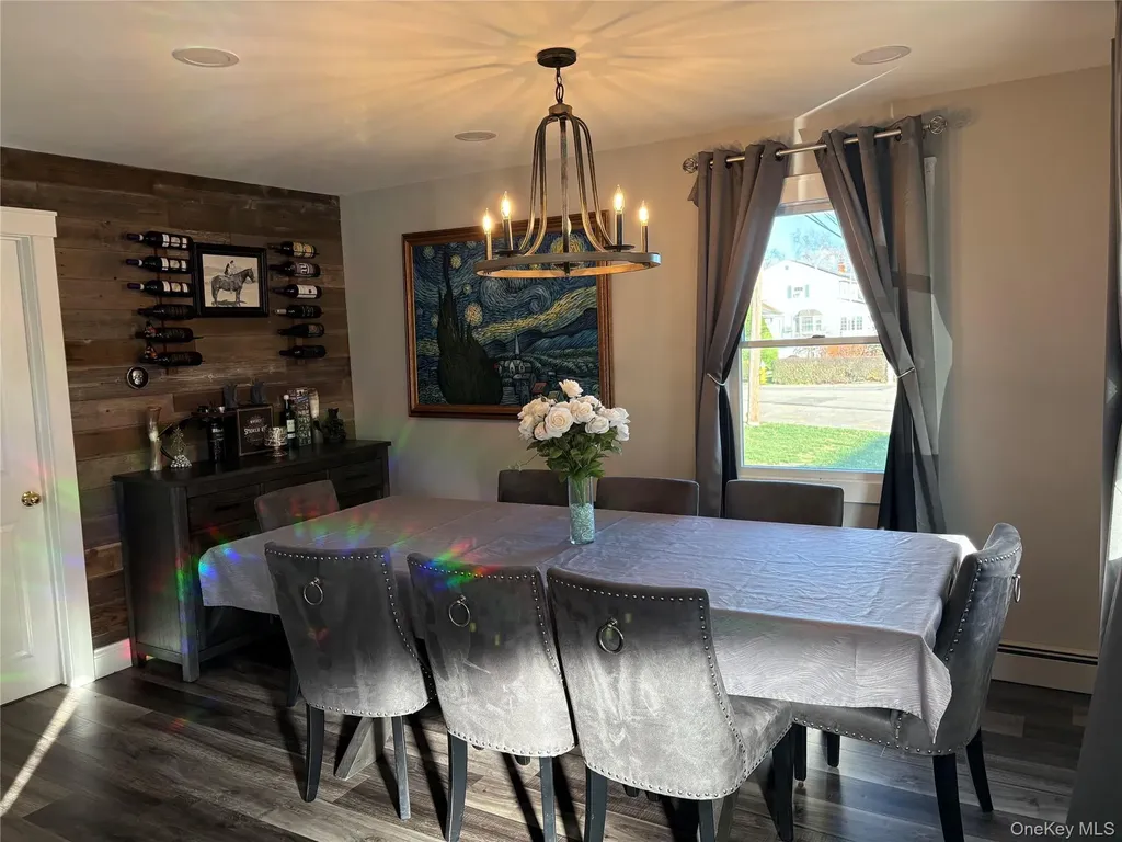 40 Alton Road Babylon NY 11702