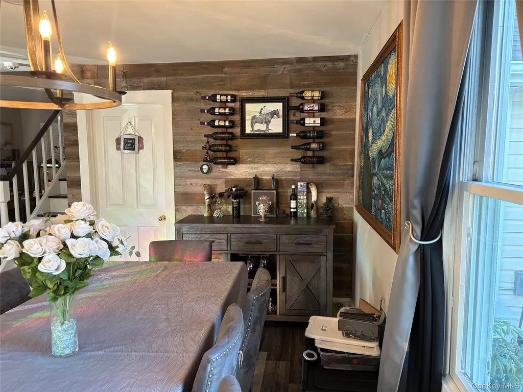 40 Alton Road Babylon NY 11702