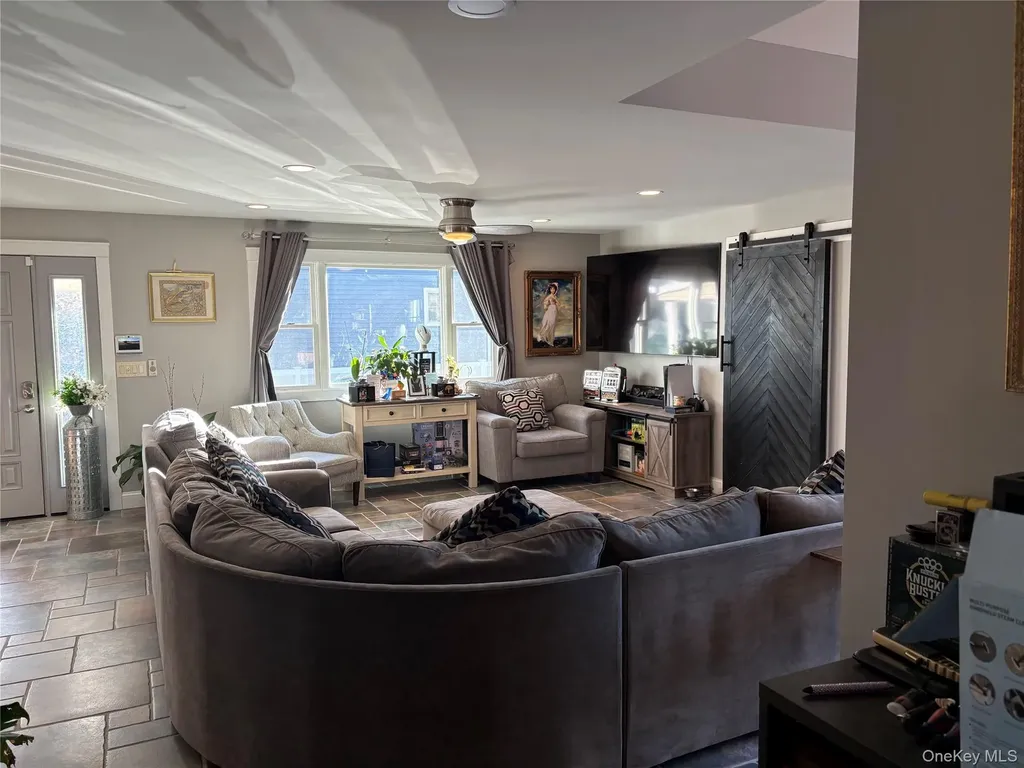 40 Alton Road Babylon NY 11702