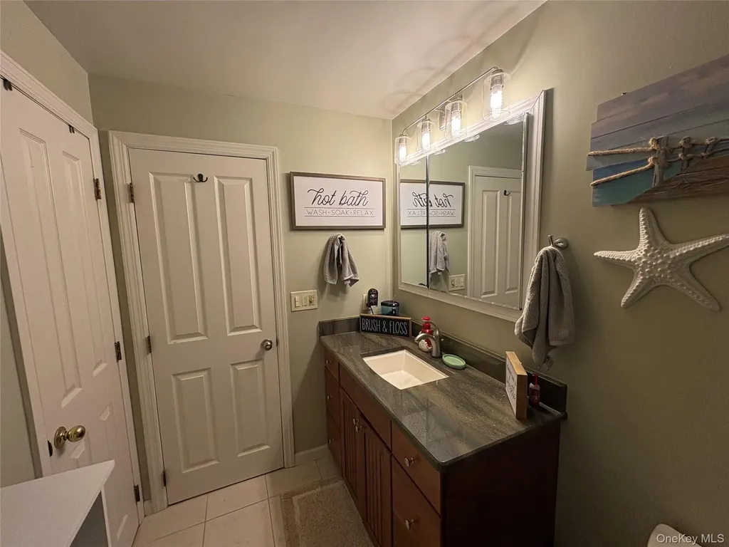 40 Alton Road Babylon NY 11702
