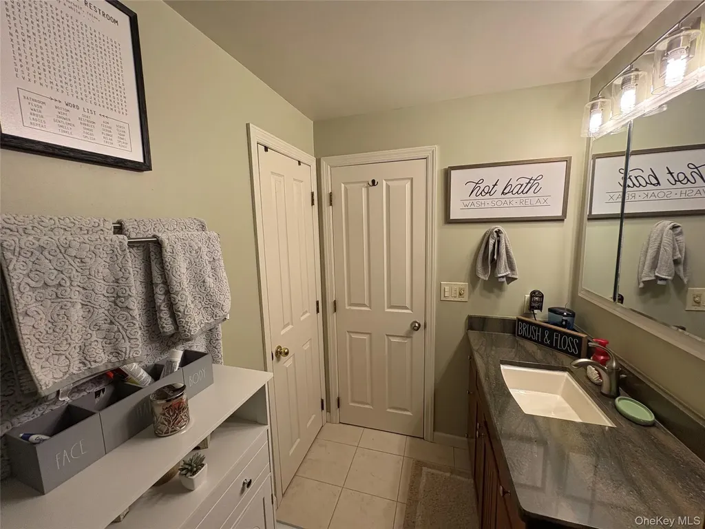 40 Alton Road Babylon NY 11702